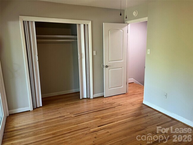 Building Photo - 407 S Chester St