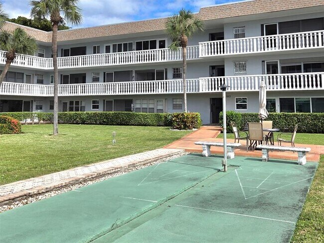 Building Photo - 1971 SE 5th Ct