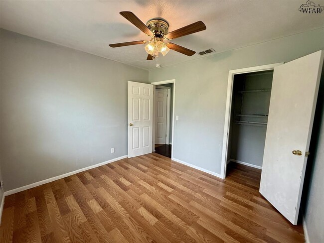 Building Photo - 1609 Las Vegas Trail