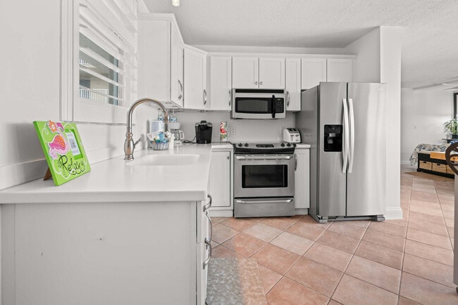Building Photo - 5600 Bonita Beach Rd SW
