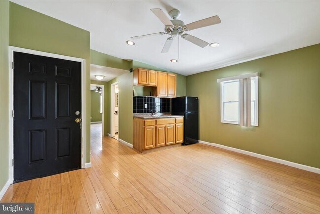 Building Photo - 1723 Willington St