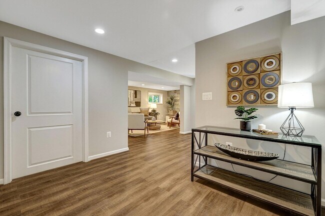 Building Photo - 2015 Freedom Ln