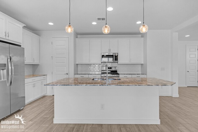 Building Photo - Beautiful 3Bdm 2Ba Home with Modern Upgrad...