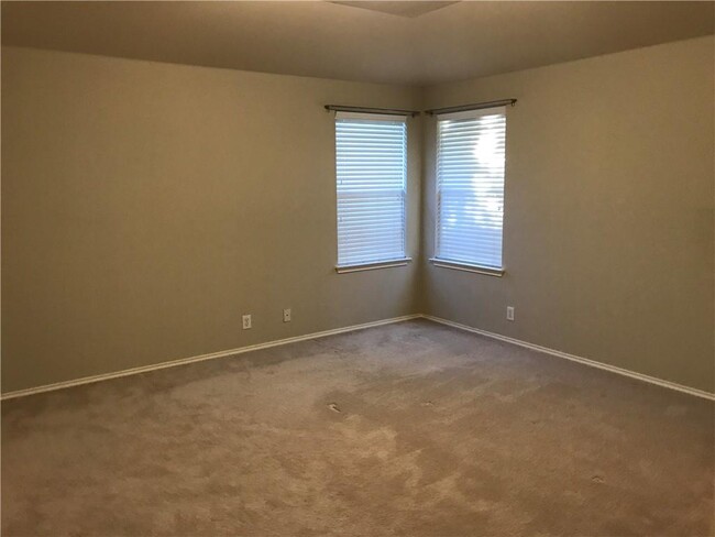 Building Photo - 13609 Pine Warbler Dr