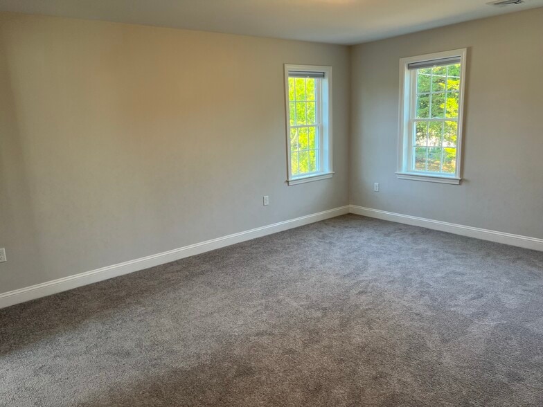 bedroom - 143 Driftway