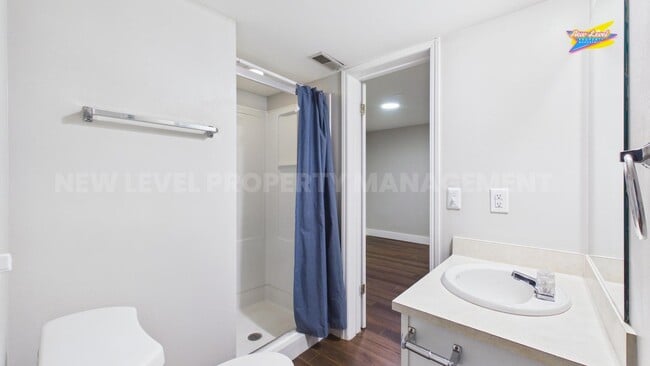 Building Photo - 1717 S Cypress St