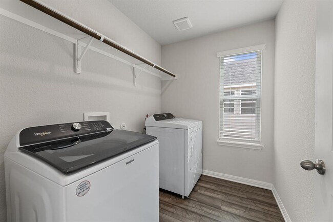 Building Photo - 354 Lost Mine Peak Ln