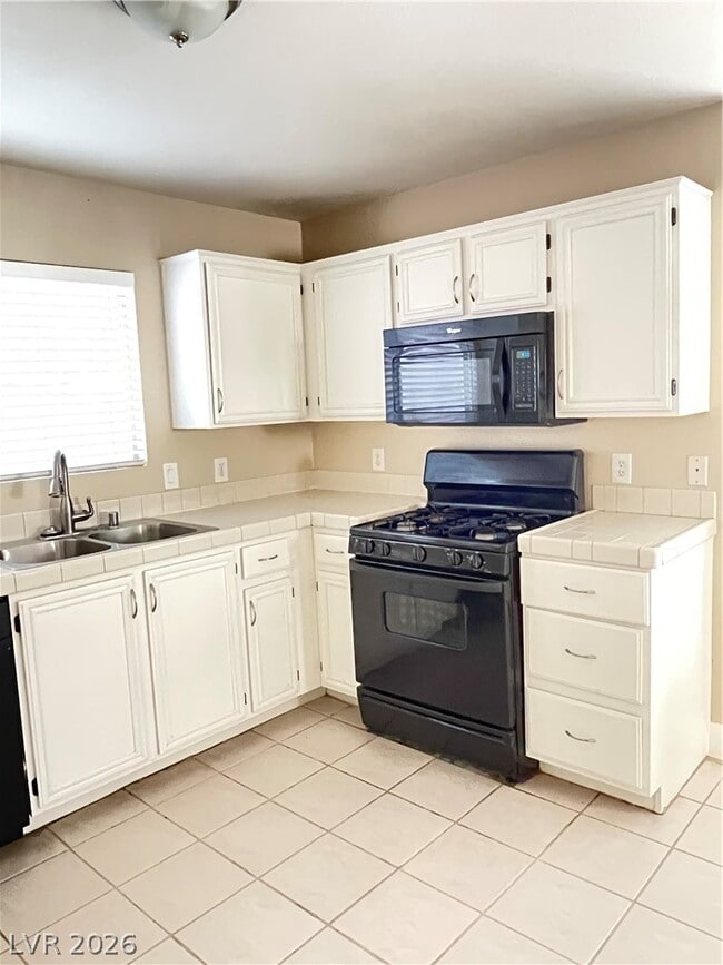 Building Photo - 7512 Pacific Ridge Ave