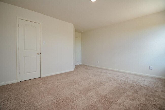 Building Photo - 545 Amberwood Pk Dr