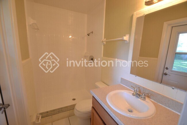 Building Photo - 1500 Overlook Rd