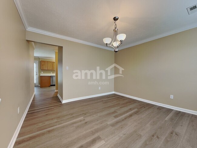 Building Photo - 2233 Cartmill Dr