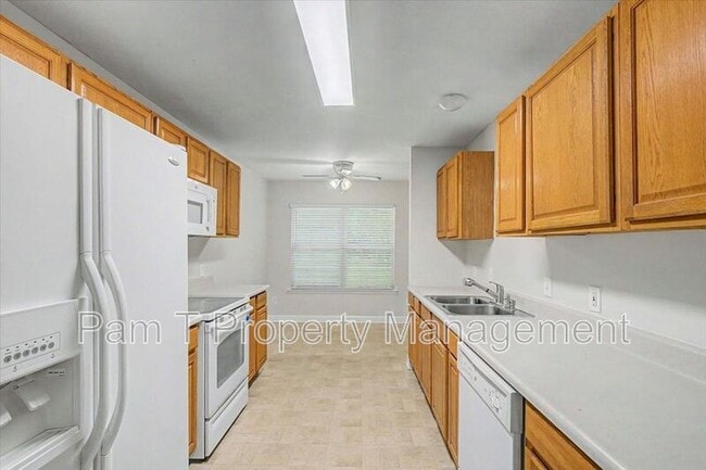 Building Photo - 2305 Spivey Ave