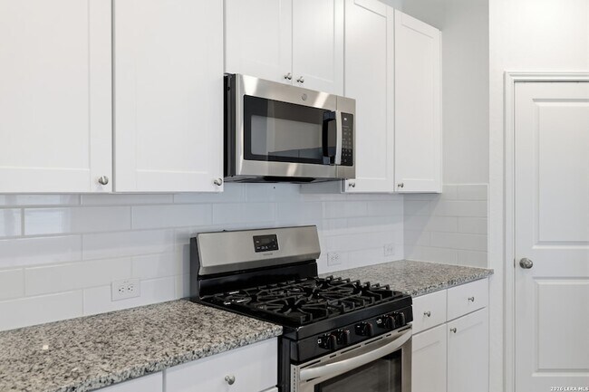 Building Photo - 9947 Pears Ml