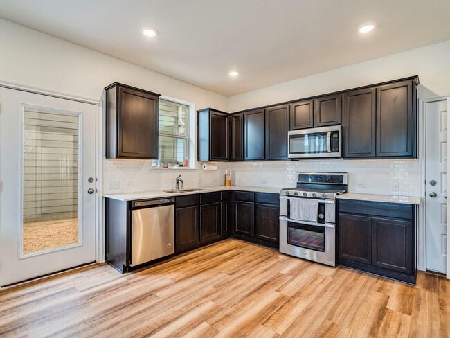 Building Photo - 7904 Mandela Bend