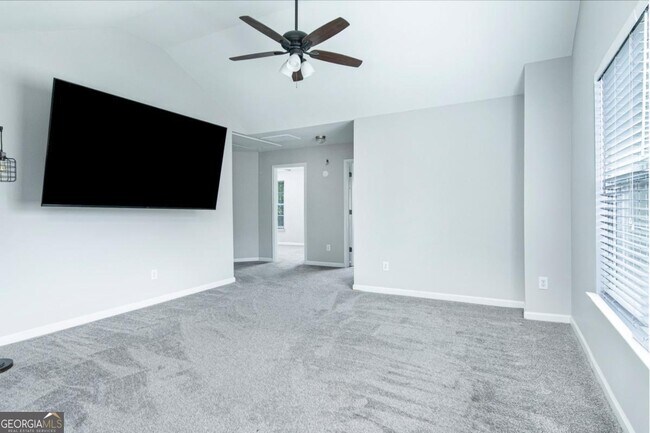 Building Photo - 310 Sugarberry Ln