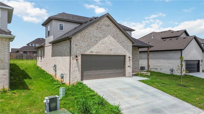 Building Photo - 1061 Whistler St