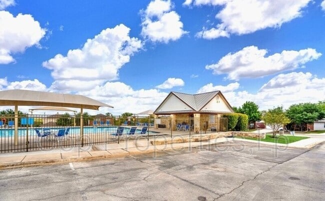 Building Photo - 5132 Columbia Dr