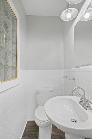 Building Photo - 3785 Washington Blvd