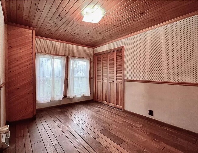 Building Photo - 316 E Florida Ave