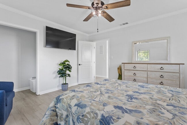 Building Photo - 139 Brady Dr