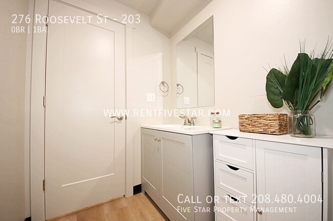 Building Photo - Furnished Studio Apartment at Gardner Plac...