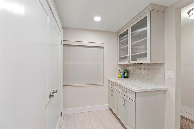 Building Photo - 6500 Sunset Way