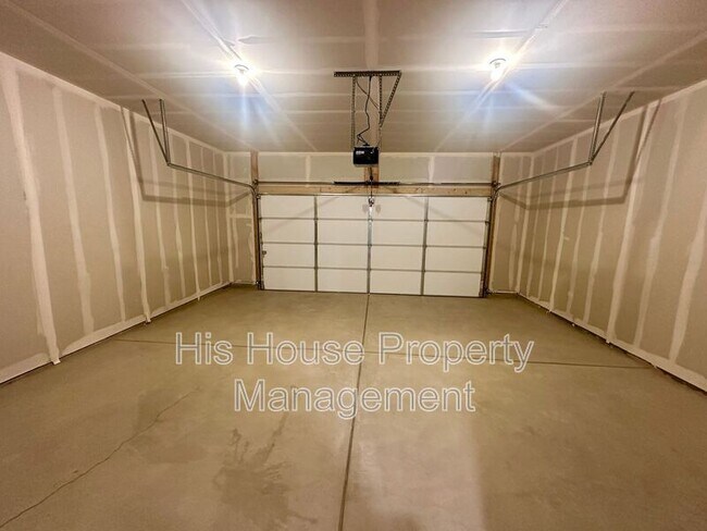 Building Photo - 3900 Pinnacles Ct