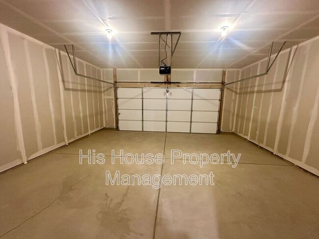 Building Photo - 3961 Pinnacles Ct