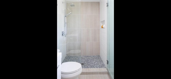 Building Photo - 414 Shorecrest Dr