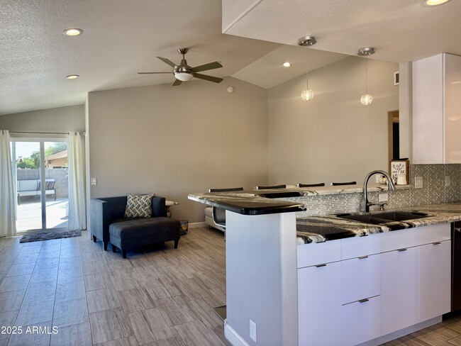 Building Photo - 8835 W Michelle Dr