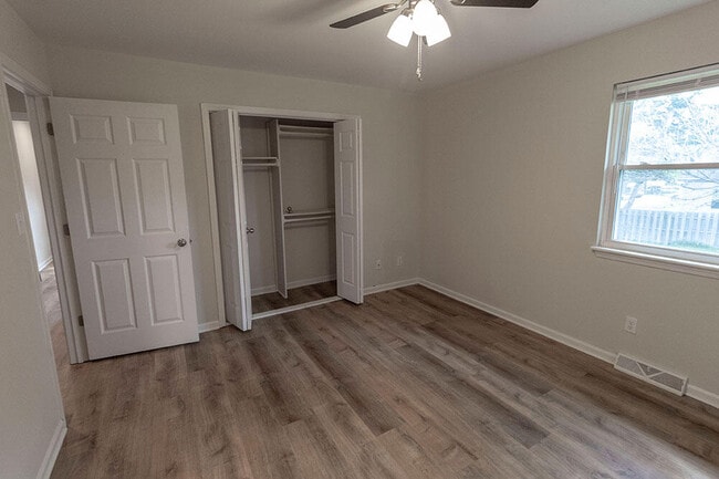 Building Photo - 1901 Mirtle Grove Ct