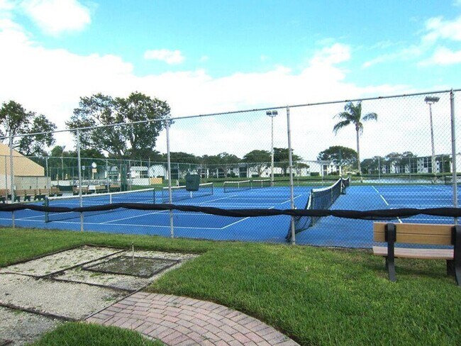 Building Photo - 15234 Lakes of Delray Blvd