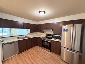 Building Photo - 2 Bed/ 2 Bath Condo