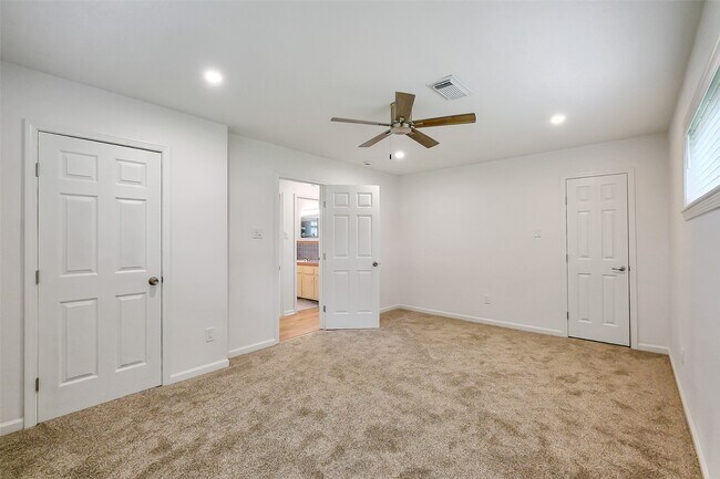 Building Photo - 3605 Longherridge Dr