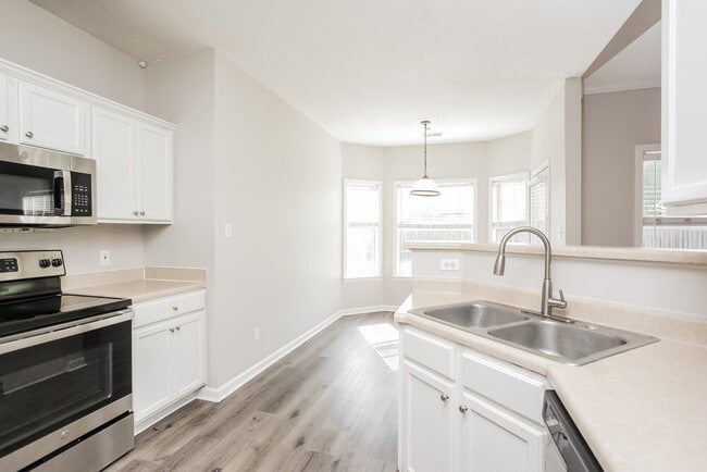 Building Photo - 2675 Meis Ln