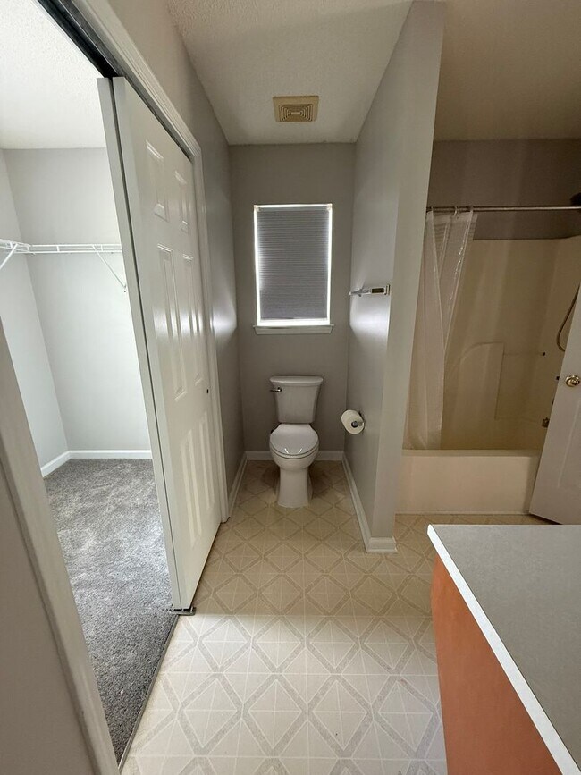 Building Photo - Lexington - Please call Lexington office to view - 803-359-0793