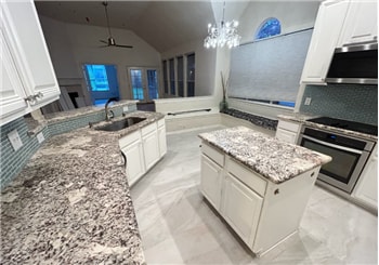 Building Photo - 1827 Mystic St