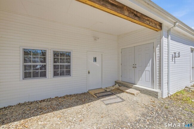 Building Photo - 85 Hicock Dr