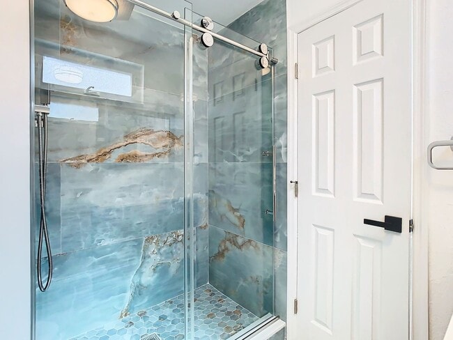Building Photo - Stunning Rental Pool House in South St. Pe...