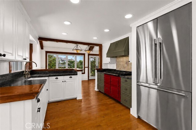 Building Photo - 624 Poppy Ave
