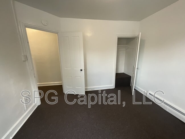 Building Photo - 204 N West St