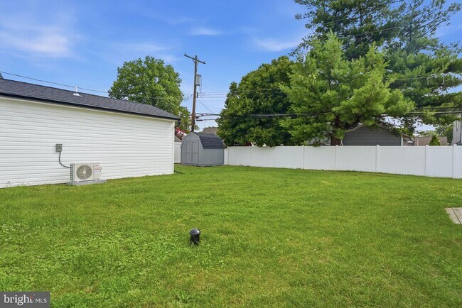 Building Photo - 96 Elderberry Dr