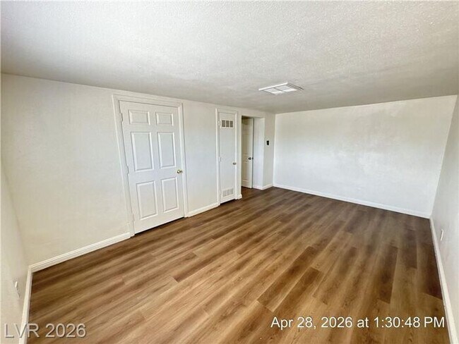 Building Photo - Charming Single-Story Home with Granite Kitchen & No HOA
