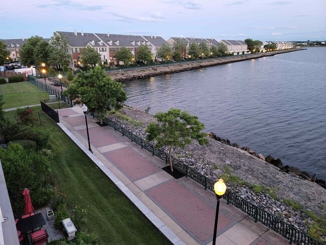 Building Photo - 13 McMartin Ct