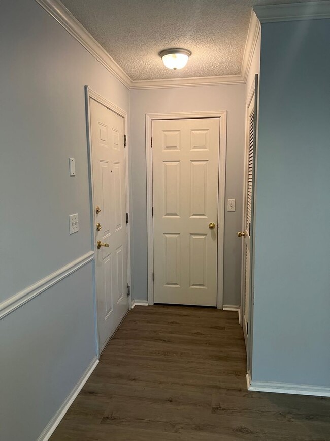 Building Photo - Great First Floor Condo in the Reserve at Woodbridge