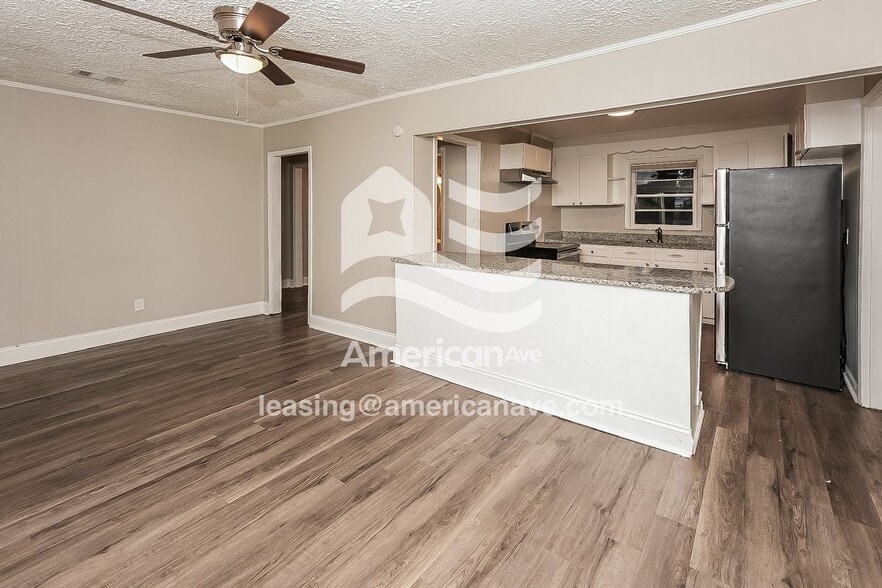 Building Photo - 1134 Lovely Ln
