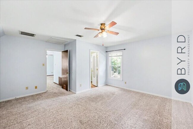 Building Photo - 5961 Sara Kay Dr
