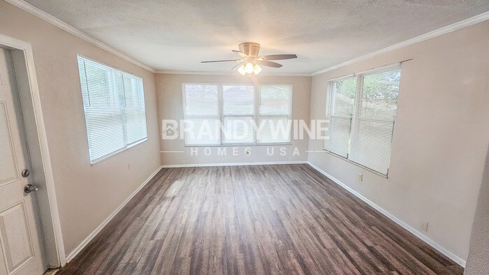 Building Photo - 121 Melanie Ln