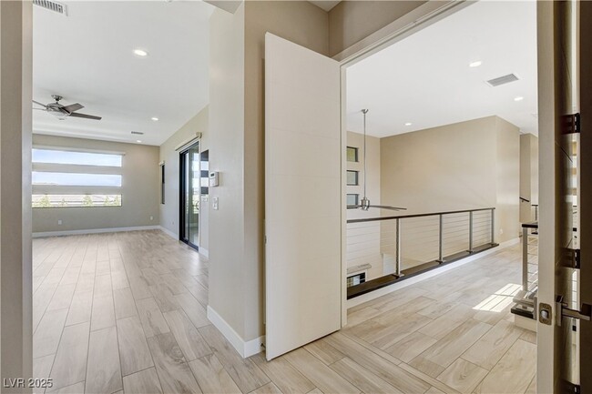 Building Photo - 64 Grey Feather Dr