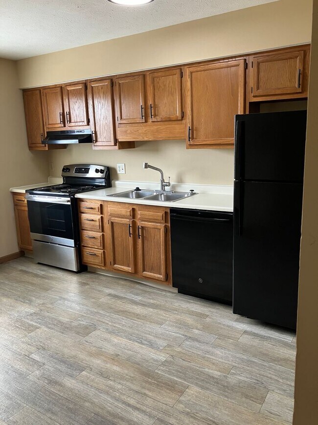 Building Photo - 1555 Windridge Pl